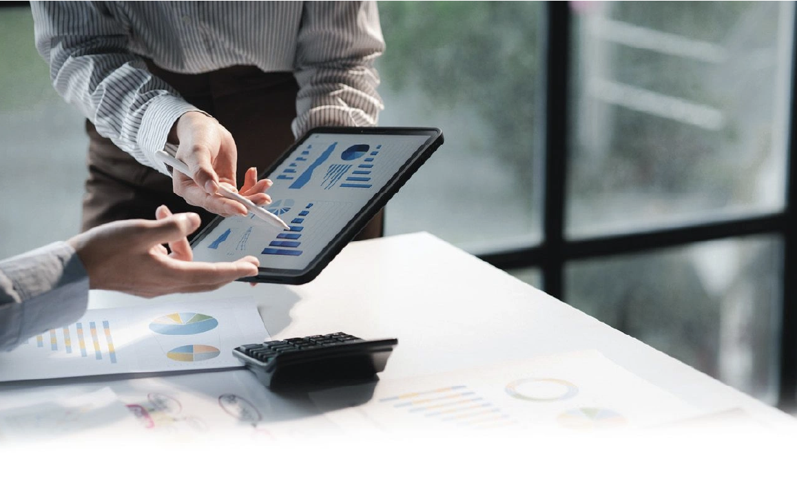 Data Advisory for one of the world’s leading information services organizations helps lower costs and ensures streamlined processes.